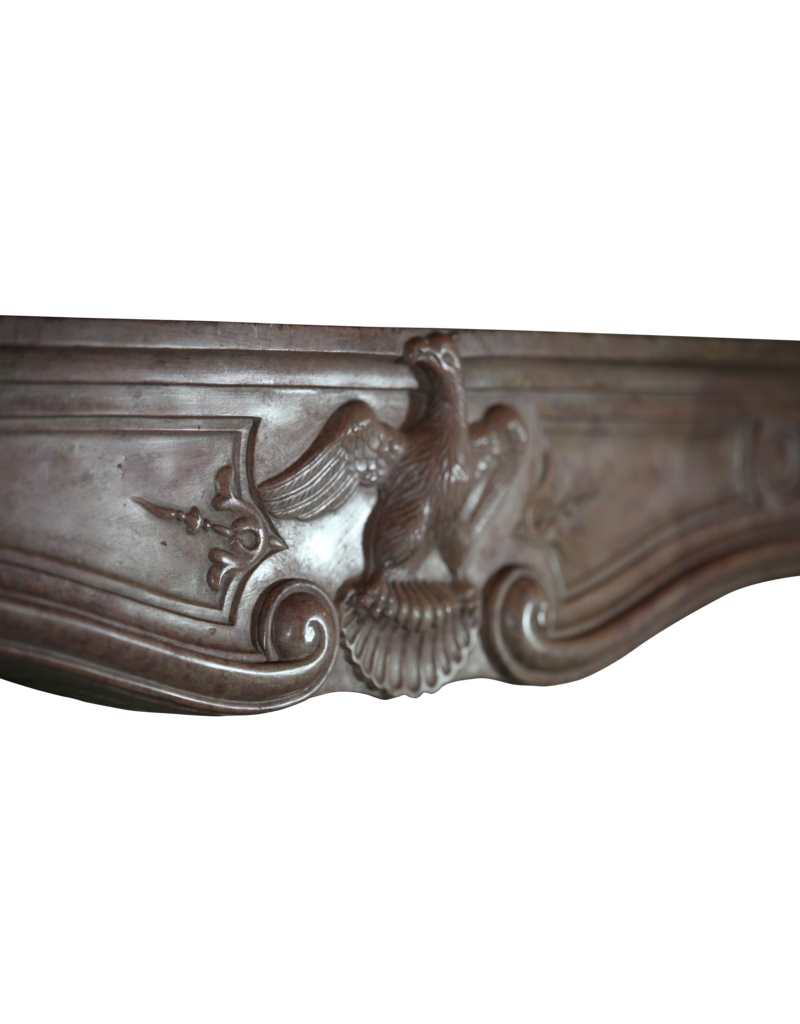 Maison Leon Van den Bogaert Elegante französische Kaminumrandung aus dem 18. Jahrhundert
