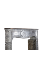 Maison Leon Van den Bogaert Vintage-Kaminumrandung aus oxidiertem Hartstein