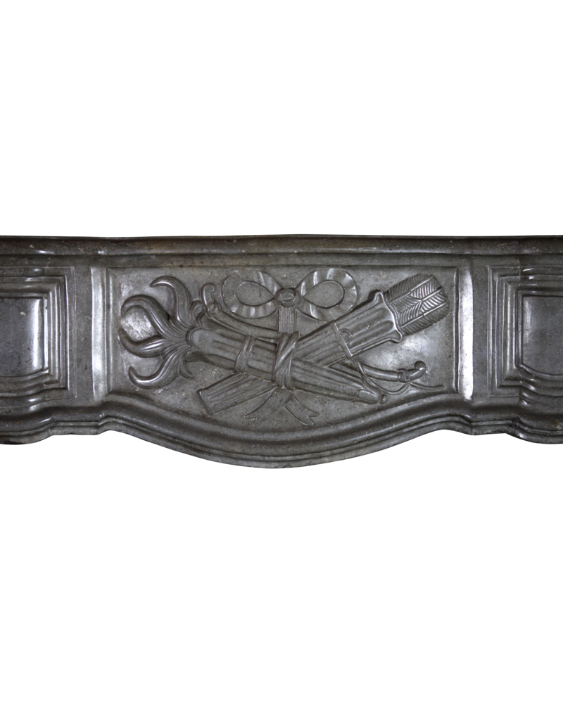 Maison Leon Van den Bogaert Französische Vintage-Kaminumrandung aus der Directoire-Zeit
