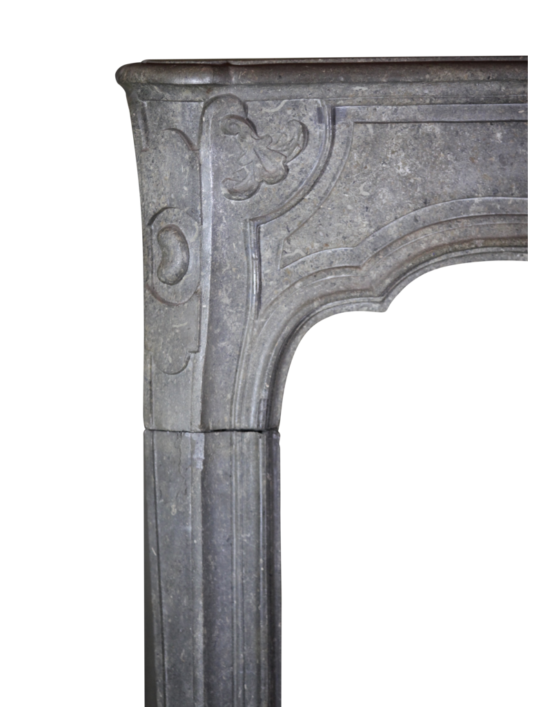 Maison Leon Van den Bogaert Uitzonderlijke Massieve Schouw In Blauw Grijze Hardsteen