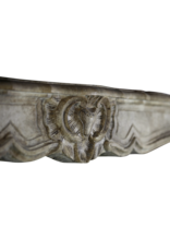 Maison Leon Van den Bogaert Französische Kaminumrandung aus Kalkstein aus der Régence-Zeit