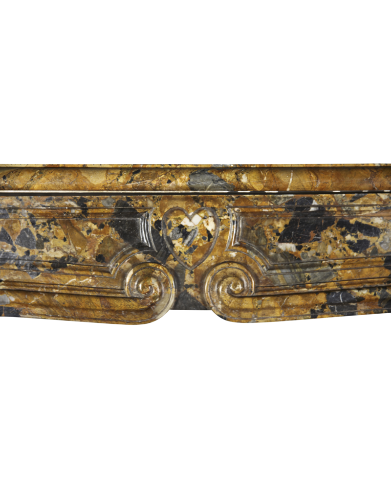 Maison Leon Van den Bogaert Elegante italienische Vintage-Kaminumrandung aus Marmor
