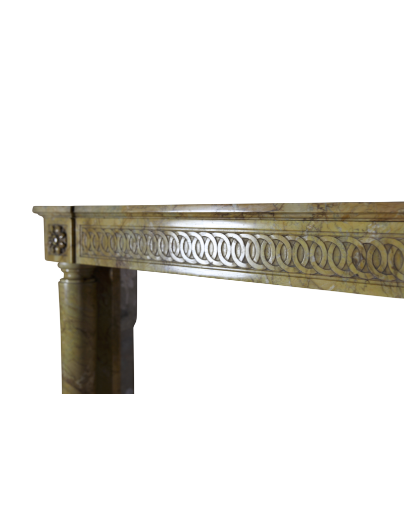 Maison Leon Van den Bogaert Originale kostbare antike italienische Kaminumrandung