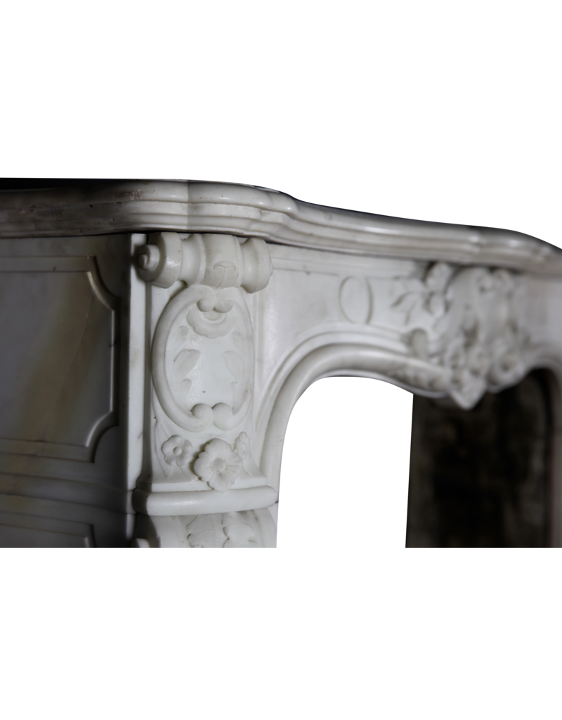 Maison Leon Van den Bogaert Cheminée romantique en marbre blanc - pièce unique