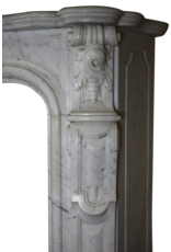 Maison Leon Van den Bogaert Große französische Kaminumrandung aus Marmor aus dem 19. Jahrhundert
