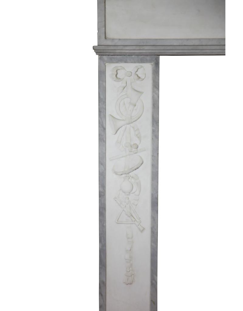 Chimenea Neoclásica Francesa – Mármol Bleu Turquin & Statuario