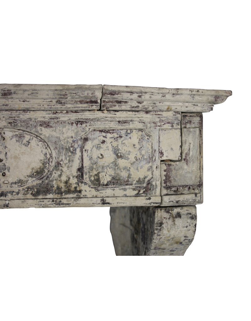 Französisch 17. Jahrhundert Periode Französisch Landstil-Art-Kalkstein Kamin Verkleidung