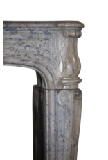 Strong 17. Jahrhundert Französisch Zweifarbig zeitloses Kamin Verkleidung