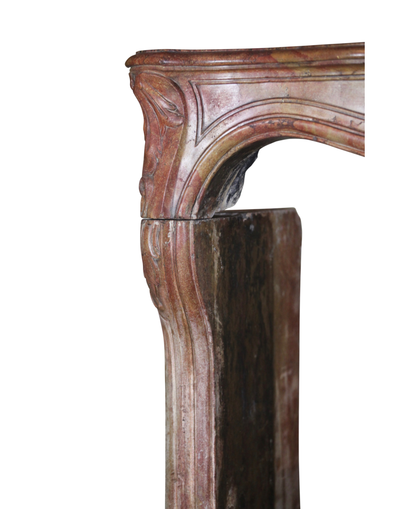 Maison Leon Van den Bogaert Elegante antike französische Kaminumrandung aus der Régence-Zeit