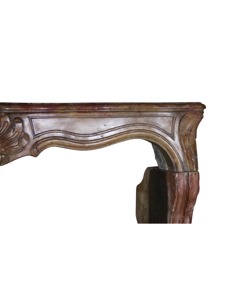 Maison Leon Van den Bogaert Elegante antike französische Kaminumrandung aus der Régence-Zeit