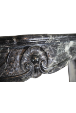 Maison Leon Van den Bogaert Ungewöhnliche klassische antike französische Kaminumrandung aus grünem Marmor