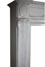 Maison Leon Van den Bogaert Monumentale Pariser Vintage-Kaminumrandung aus Carrara-Marmor