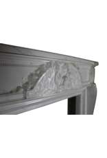 Maison Leon Van den Bogaert Monumentale Pariser Vintage-Kaminumrandung aus Carrara-Marmor