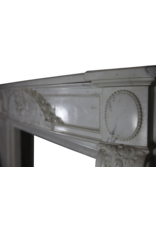 Maison Leon Van den Bogaert Monumentale Pariser Vintage-Kaminumrandung aus Carrara-Marmor