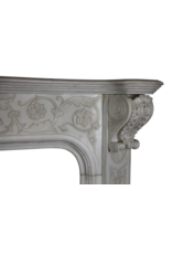 Maison Leon Van den Bogaert Feine italienische weiße Vintage-Kaminumrandung aus Marmor