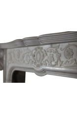 Maison Leon Van den Bogaert Feine italienische weiße Vintage-Kaminumrandung aus Marmor