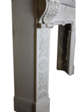 Maison Leon Van den Bogaert Feine italienische weiße Vintage-Kaminumrandung aus Marmor