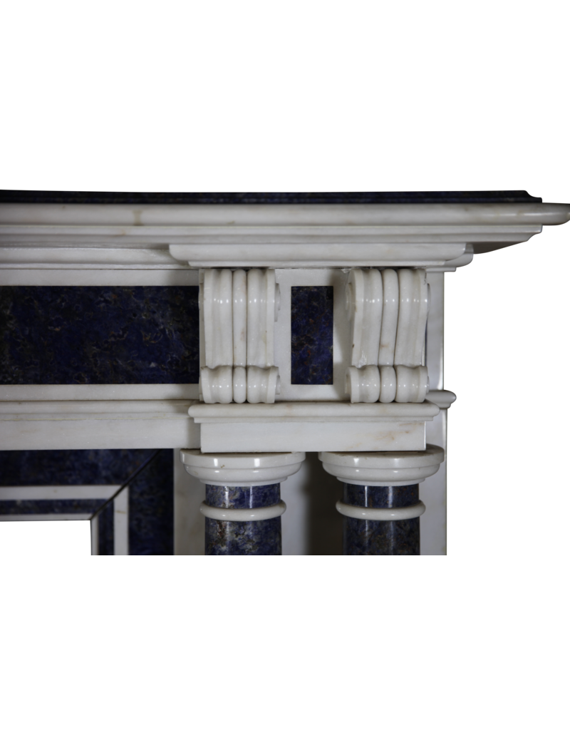 Maison Leon Van den Bogaert Monumentale antike Pariser Kaminumrandung aus Marmor