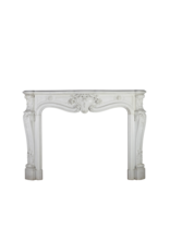 Maison Leon Van den Bogaert Reine französische Vintage-Kaminumrandung aus weißem Statuario-Marmor