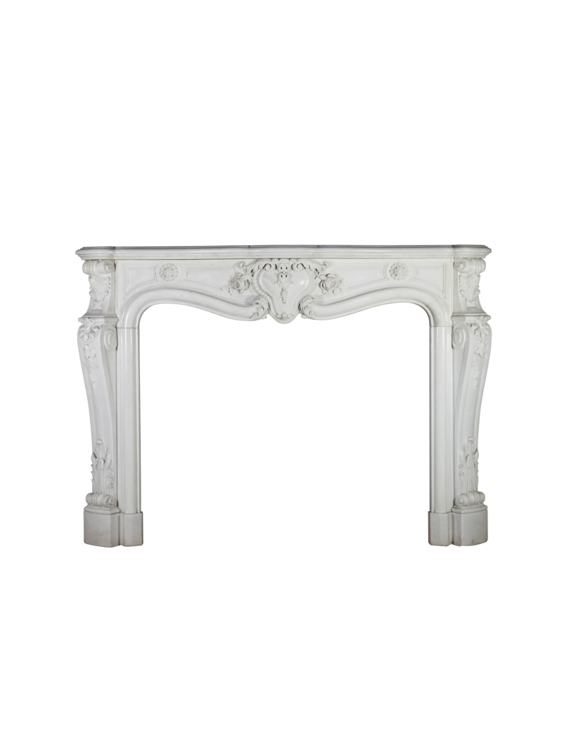 Maison Leon Van den Bogaert Reine französische Vintage-Kaminumrandung aus weißem Statuario-Marmor