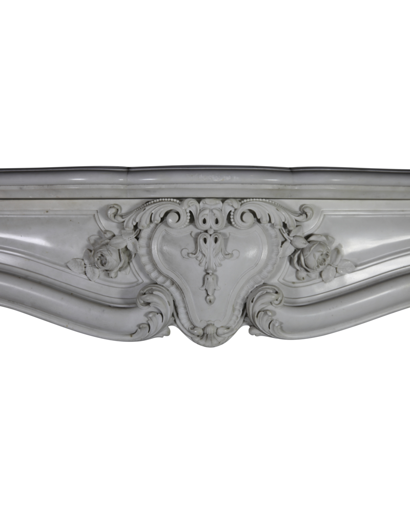 Maison Leon Van den Bogaert Reine französische Vintage-Kaminumrandung aus weißem Statuario-Marmor