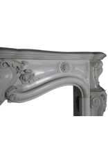 Maison Leon Van den Bogaert Reine französische Vintage-Kaminumrandung aus weißem Statuario-Marmor
