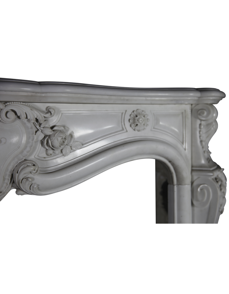 Maison Leon Van den Bogaert Reine französische Vintage-Kaminumrandung aus weißem Statuario-Marmor