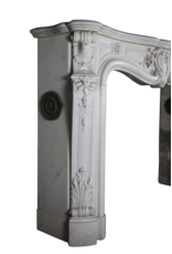 Maison Leon Van den Bogaert Reine französische Vintage-Kaminumrandung aus weißem Statuario-Marmor