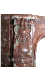 Maison Leon Van den Bogaert Klassisch elegante antike französische Kaminumrandung aus Marmor aus dem 18. Jahrhundert