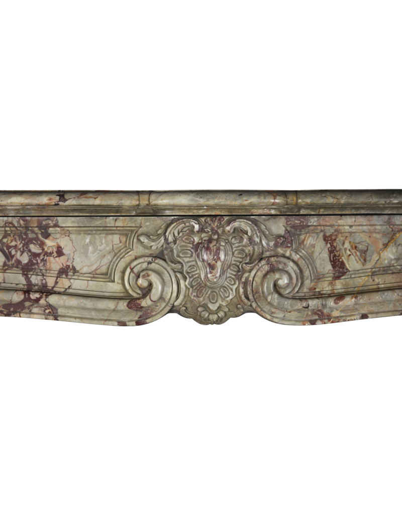 Maison Leon Van den Bogaert Klassische originale antike französische Kaminumrandung aus Marmor