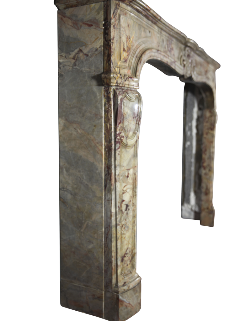 Maison Leon Van den Bogaert Klassische originale antike französische Kaminumrandung aus Marmor