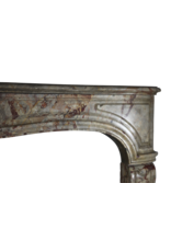 Maison Leon Van den Bogaert Klassische originale antike französische Kaminumrandung aus Marmor