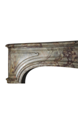 Maison Leon Van den Bogaert Klassische originale antike französische Kaminumrandung aus Marmor