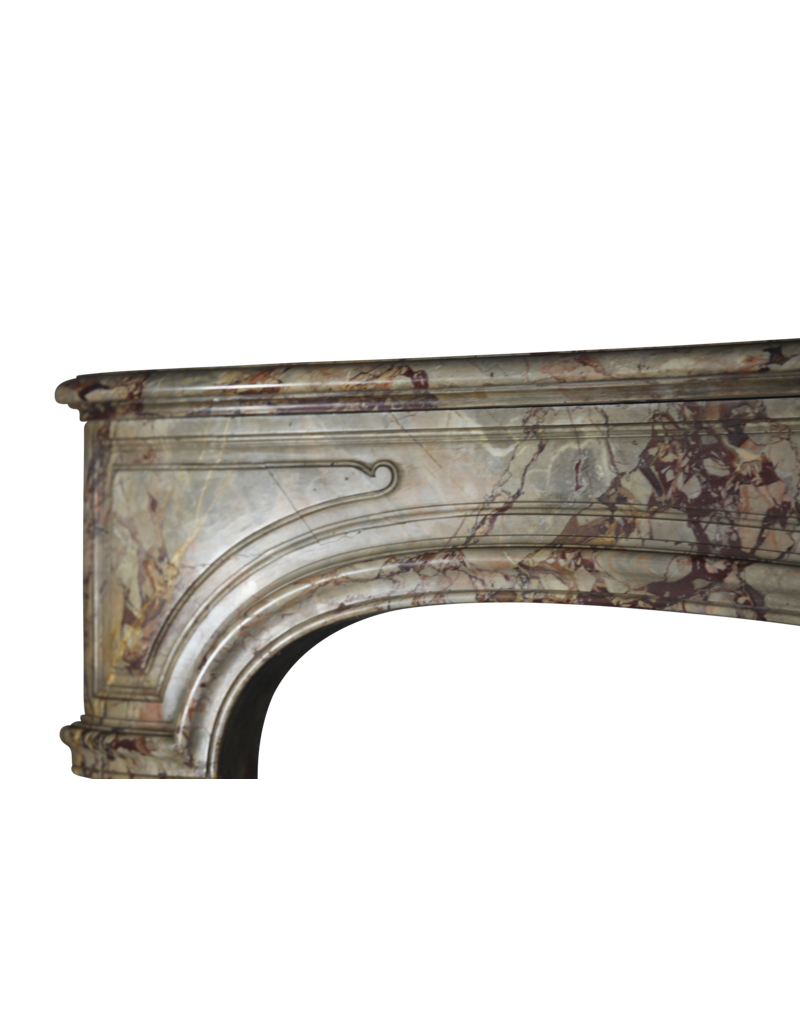 Maison Leon Van den Bogaert Klassische originale antike französische Kaminumrandung aus Marmor