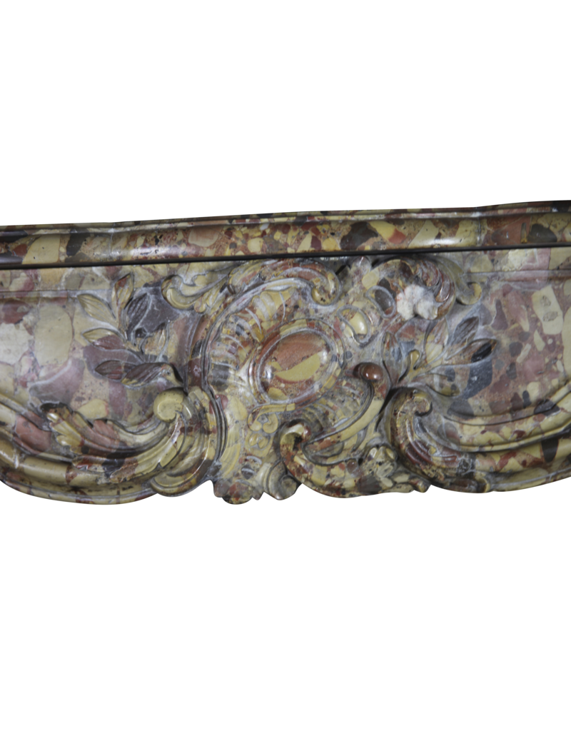 Maison Leon Van den Bogaert Elegante königliche antike französische Kaminumrandung aus Marmor