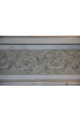 Maison Leon Van den Bogaert Elegante französische Kaminumrandung aus weißem Statuario-Marmor aus dem 18. Jahrhundert