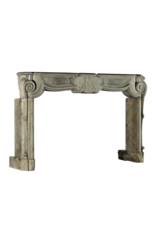 Maison Leon Van den Bogaert Cheminée Noble Française Du 17Ème Siècle Avec Grafiti