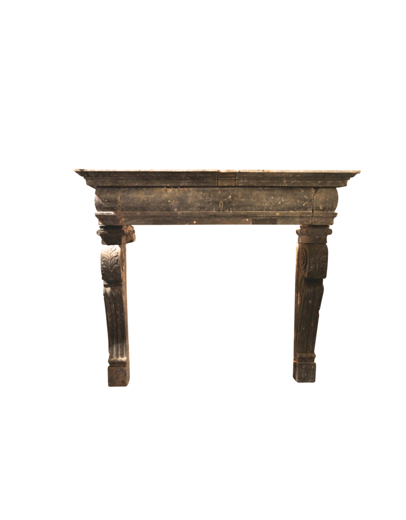 Maison Leon Van den Bogaert Italienische Kaminumrandung aus Fossilstein aus der Renaissance
