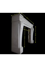 Maison Leon Van den Bogaert Große elegante antike französische Kaminumrandung aus weißem Statuario-Marmor