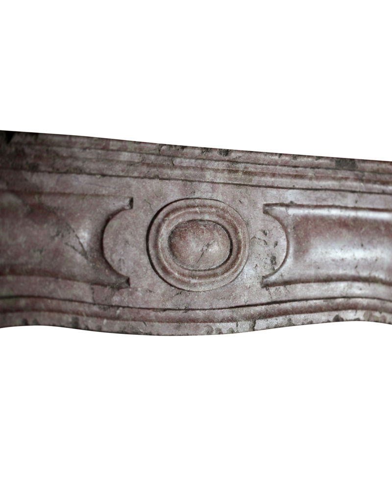 Maison Leon Van den Bogaert Originale antike italienische Kaminumrandung aus Stein aus dem 17. Jahrhundert