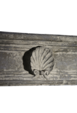 Maison Leon Van den Bogaert Feiner französischer Vintage-Kamin aus Kalkstein aus dem 18. Jahrhundert