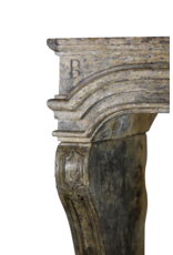 Maison Leon Van den Bogaert Cheminée haute XVIIe à patine d'origine