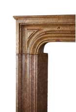 Maison Leon Van den Bogaert Delicado marco de chimenea italiano de piedra dura del siglo XVII