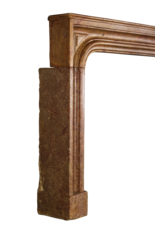 Maison Leon Van den Bogaert Delicado marco de chimenea italiano de piedra dura del siglo XVII