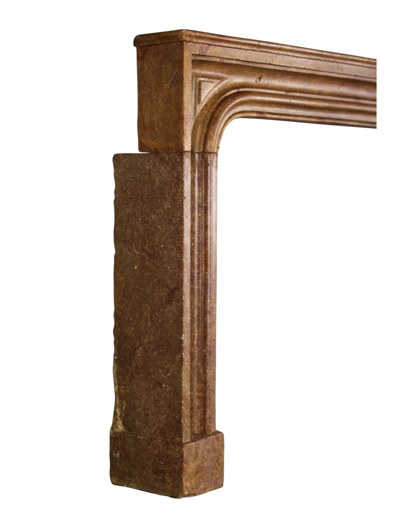Maison Leon Van den Bogaert Delicado marco de chimenea italiano de piedra dura del siglo XVII