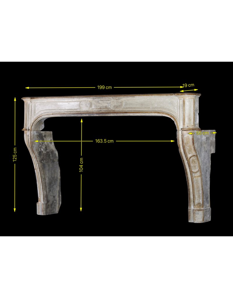 Breites Französisch Kalkstein Kamin Maske