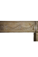 Maison Leon Van den Bogaert Elegante französische Kaminumrandung aus der Louis-XVI-Zeit im Landhausstil