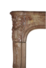 Maison Leon Van den Bogaert Klassisch elegante französische Vintage-Kaminumrandung aus Hartstein