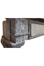Maison Leon Van den Bogaert Große elegante antike französische Kaminumrandung aus Kalkstein aus der Renaissance