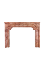 Maison Leon Van den Bogaert Elegante italienische Kaminumrandung aus Kalkstein im Landhausstil